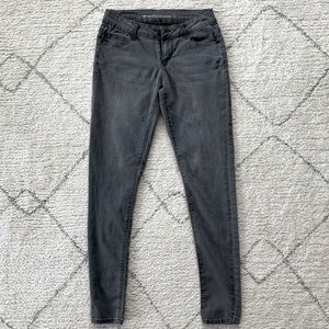 Celebrity Pink Size 7 Gray Skinny Jeans